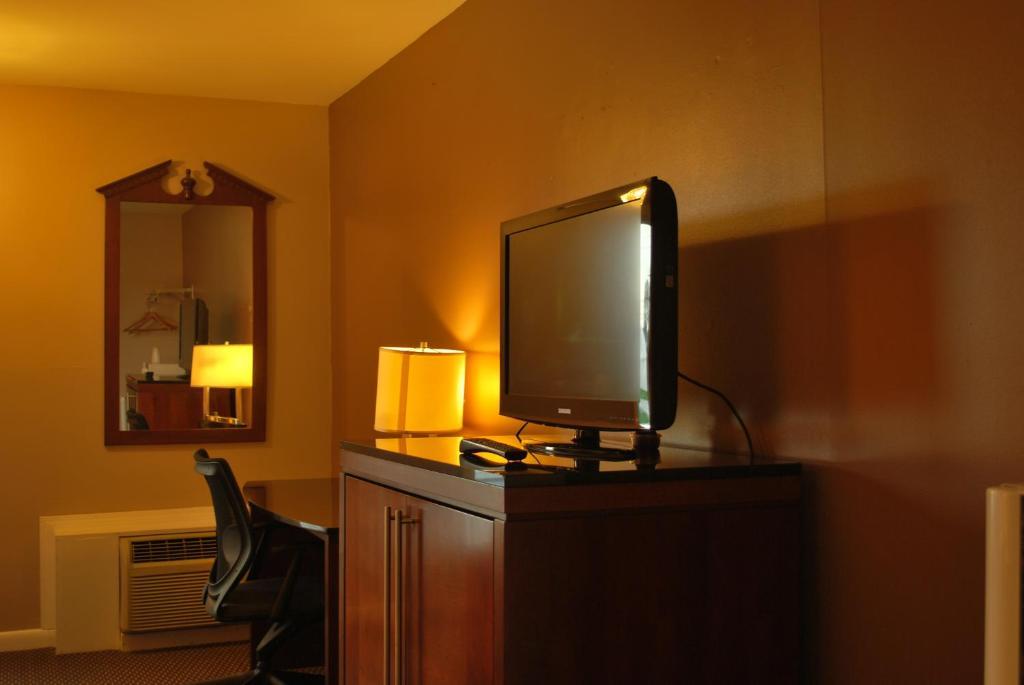 Relax Inn Watertown Extérieur photo